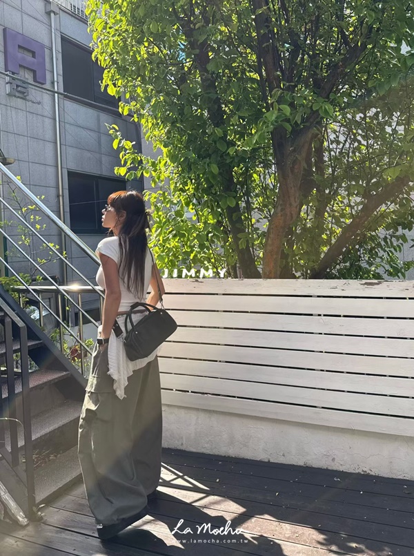 美式低U領顯瘦上衣
